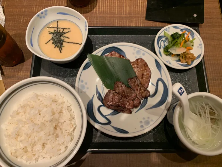 牛舌套餐1800日圓