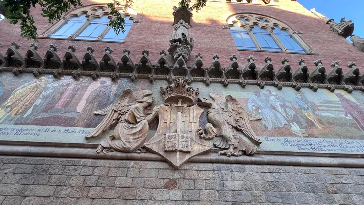 聖十字醫院於15世紀初創建於老城區， 主旨為貧困人群提供醫療服務。