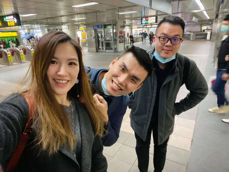 當初第一次實體見面的合照 with 雷蒙柚子