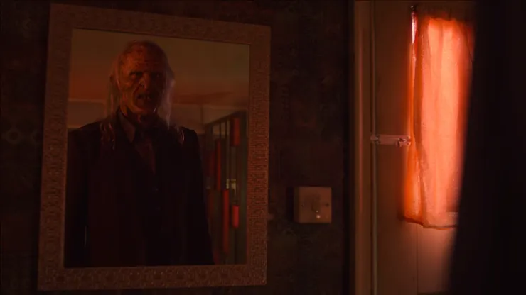 德古拉總能看見自己的「真面目」。（Source : Netflix。）