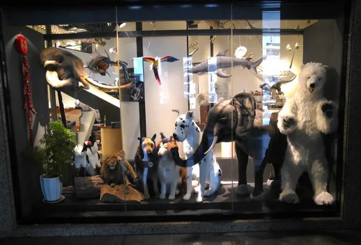 原本的側面櫥窗陳列