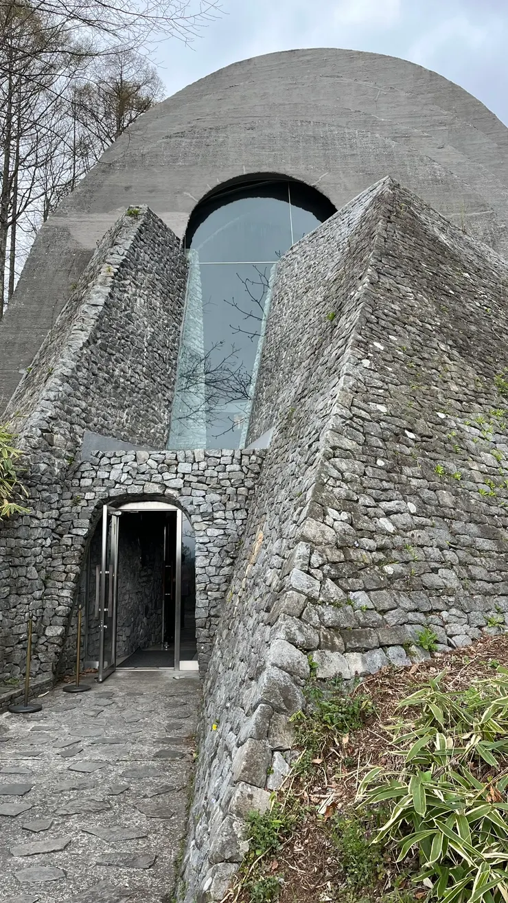 顛覆了教堂的模樣。