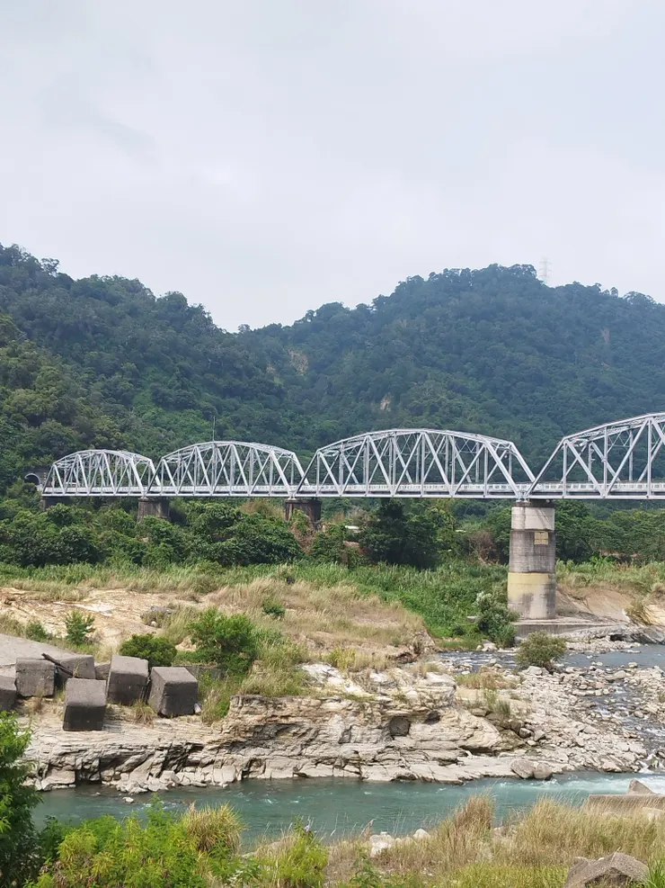 優美的鋼橋 百年歷史 值得推薦 建議到（葫蘆墩觀景平台）拍照  河童拍攝/2023年