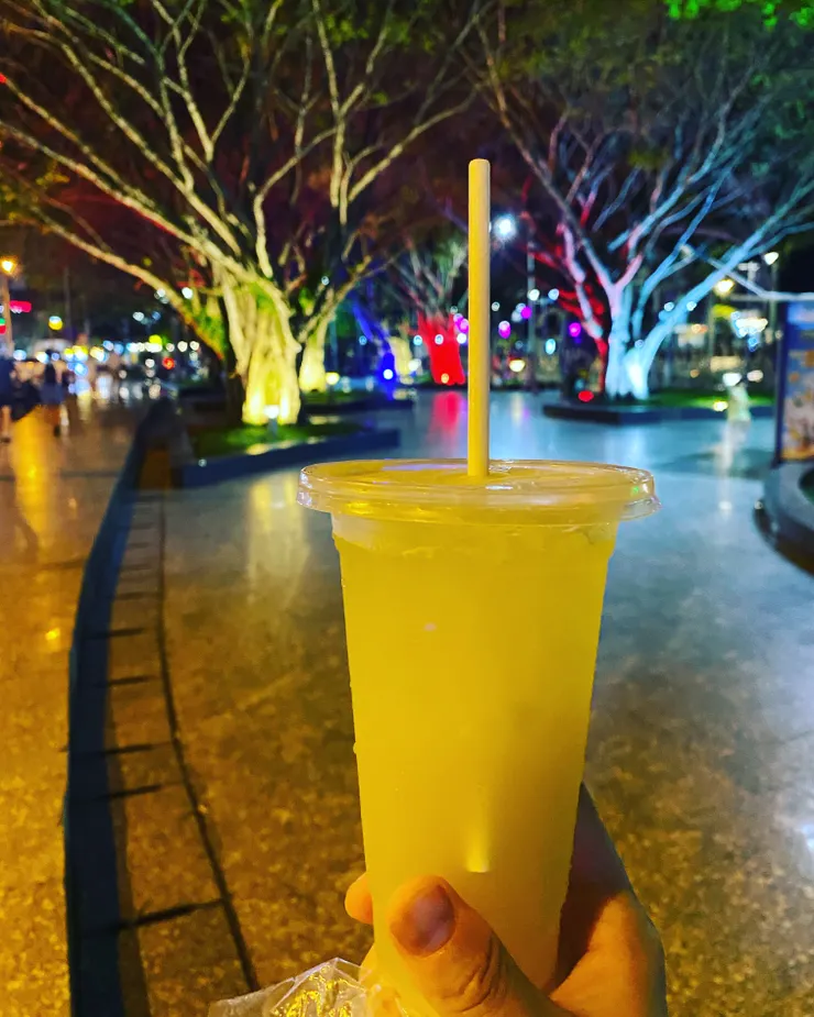 再喝一次萬元甘蔗汁