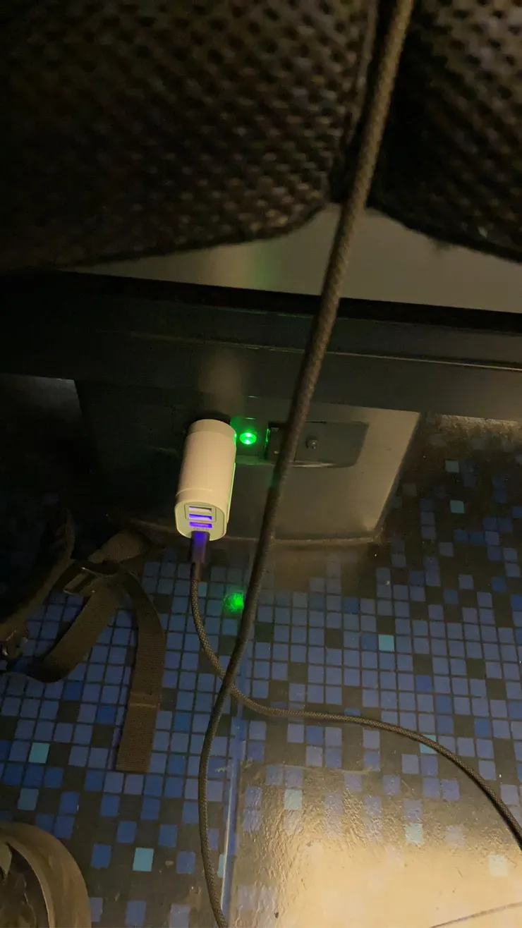 看到綠綠的燈眼淚差點滴下來