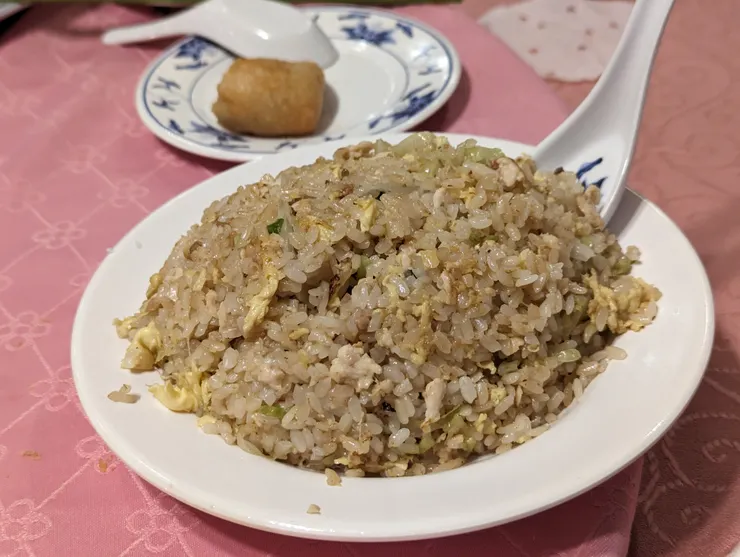 咸魚雞粒炒飯,鹹魚的部分味道較重