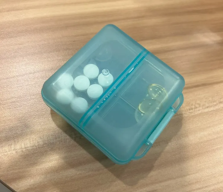 使用輕巧的藥盒分裝3-7天份