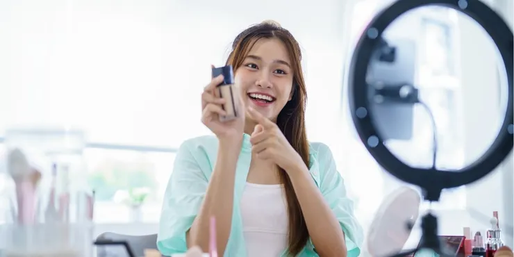 2026 網紅行銷全攻略｜從業配行情、KOL 媒合平台到網紅帶貨合約一次看懂