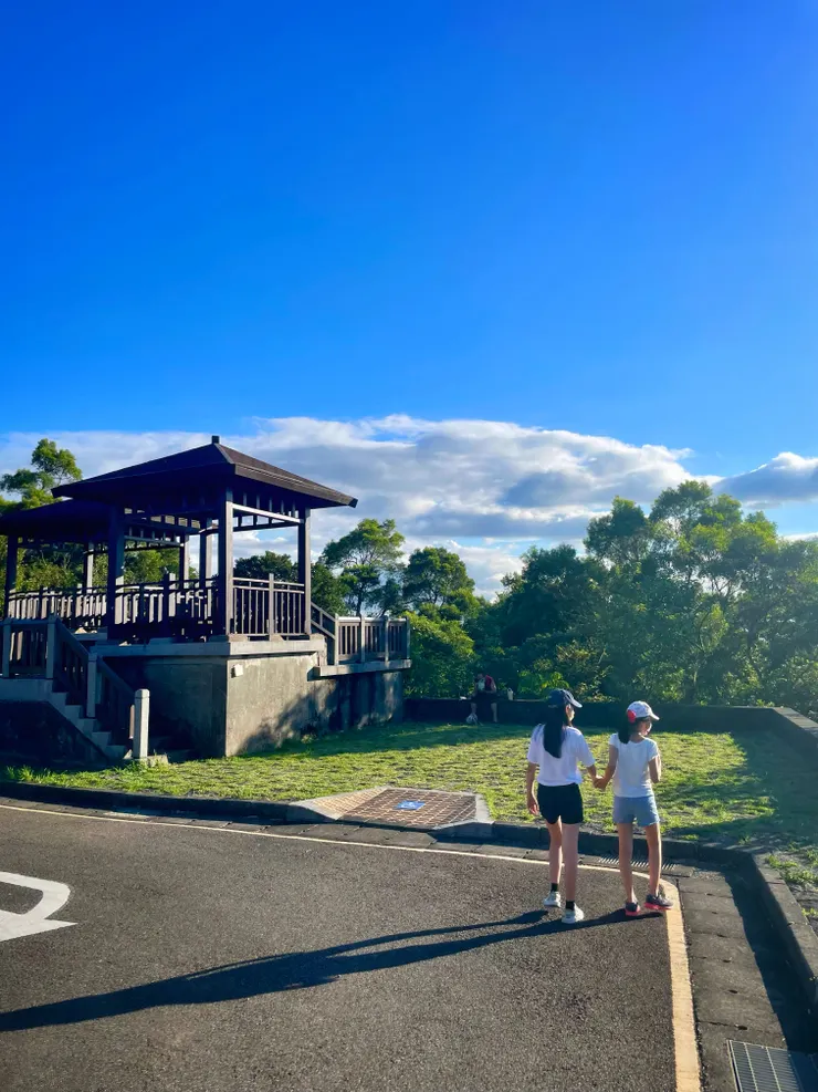 中正山停車場非常寬敞，也有一個觀景台
