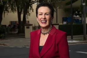  Ms Clover Moore( Sydney)