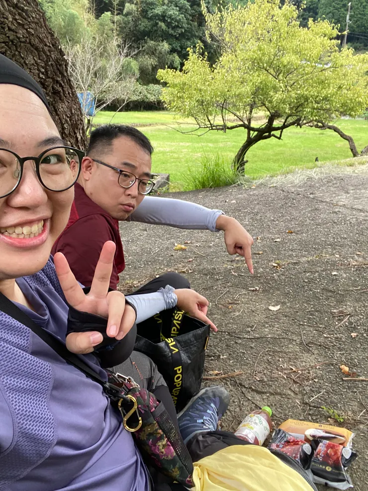 因為巴士有很長一段間隔，我們乾脆午休一下