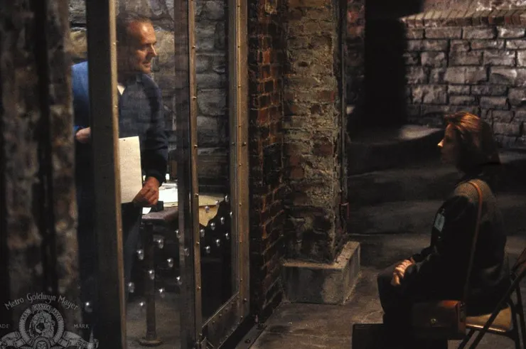 非常非常經典的開場，讓故事張力拉滿！圖片來源自：The Silence of the Lambs IMDb