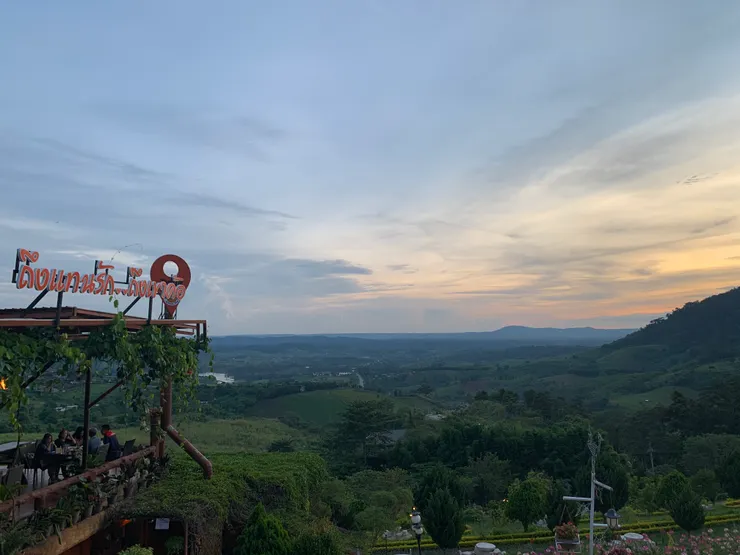 Tanrak Talaymok 觀景台上看到的風景