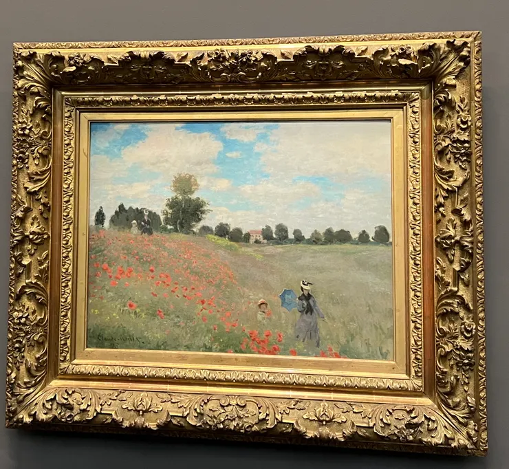 這幅「罌粟花（Poppies）」的前後有兩對母子/母女，雖然那個時代的藝術家大多是畫人像，但莫內已較傾心於風景畫，因此畫中的人只是點到為止，反而是原野裡鮮豔的罌粟花才是主角，草樹被風吹得搖曳多姿，樹梢也顫動，這樣的自然景觀才更讓莫內感動。