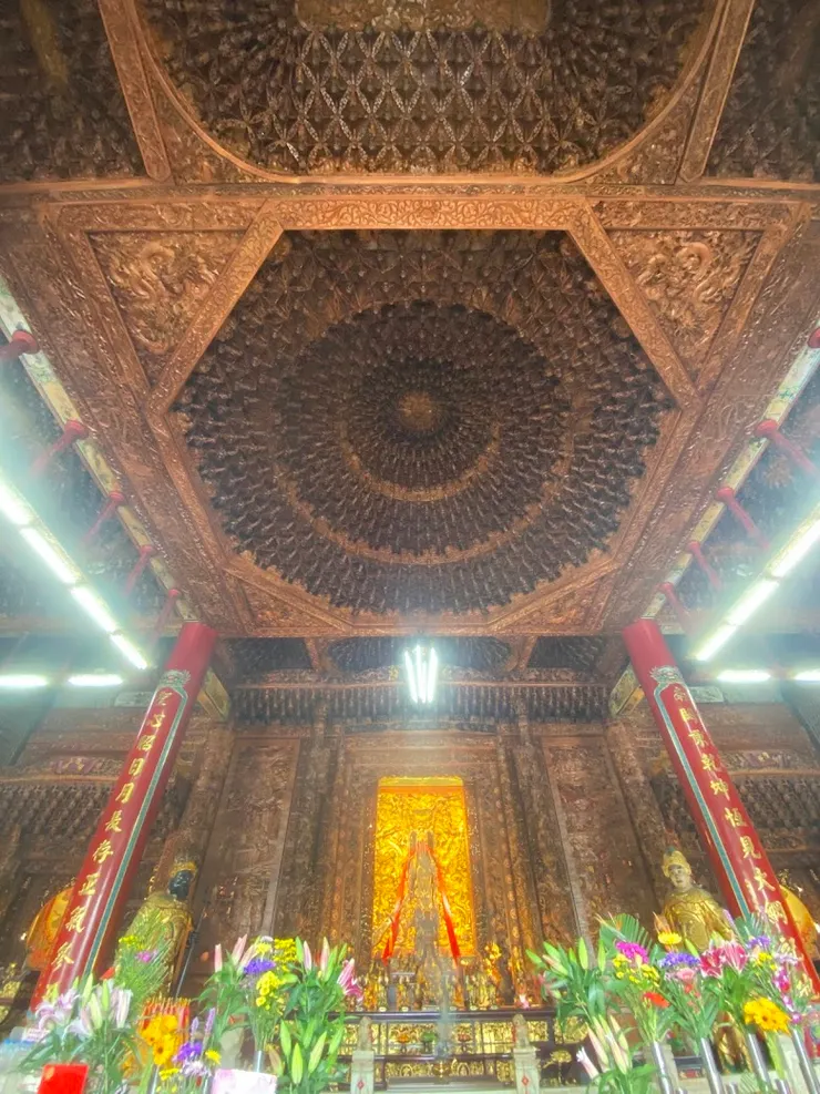 天井雕刻藝術（圖片截圖於網路）