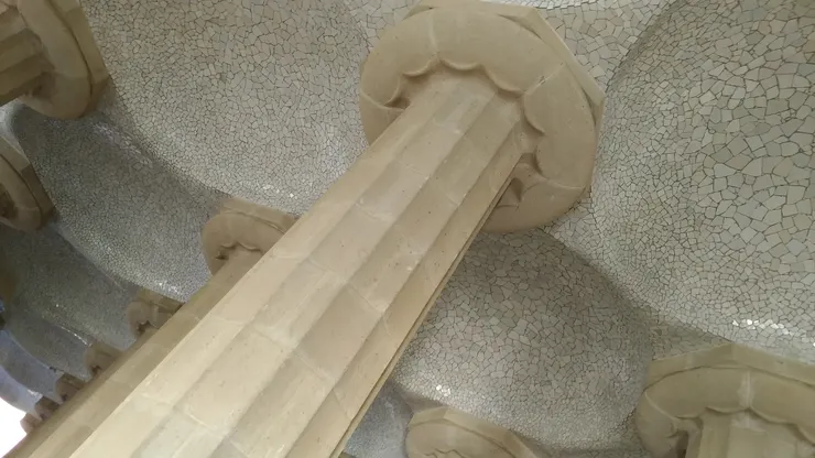 劇院有著古希臘的風格,卻走出全然不同的格局