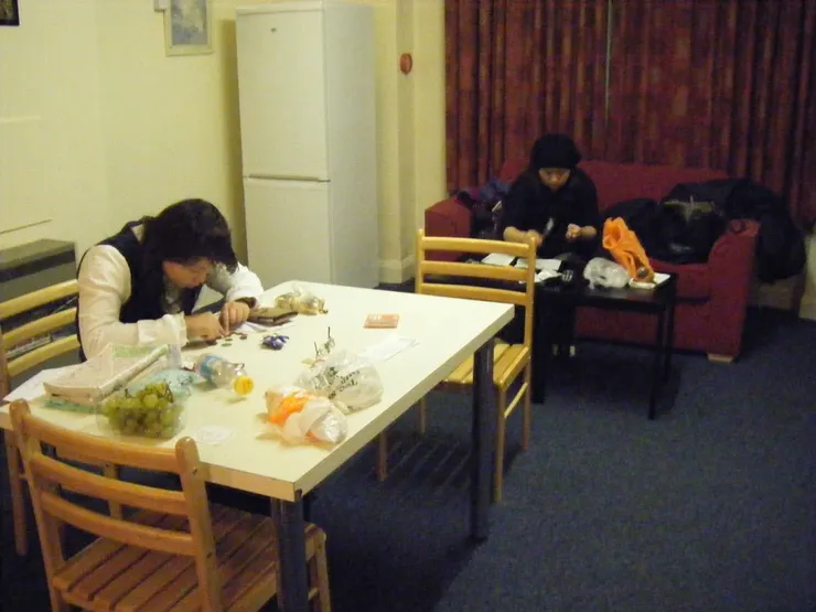 終於有餐桌椅可以坐著吃飯