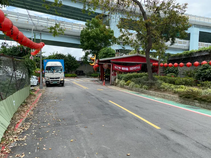 溪洲街走到底，「溪洲福德宮」是地方信仰中心