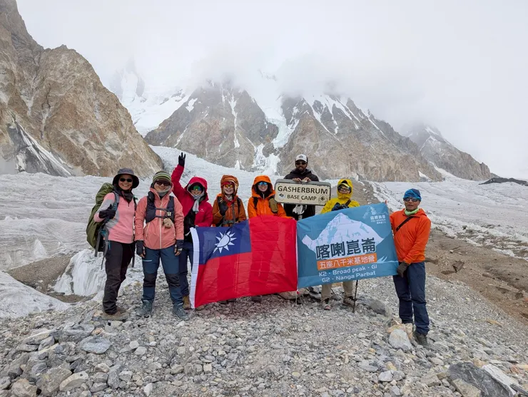 Gasherbrum 基地營團拍