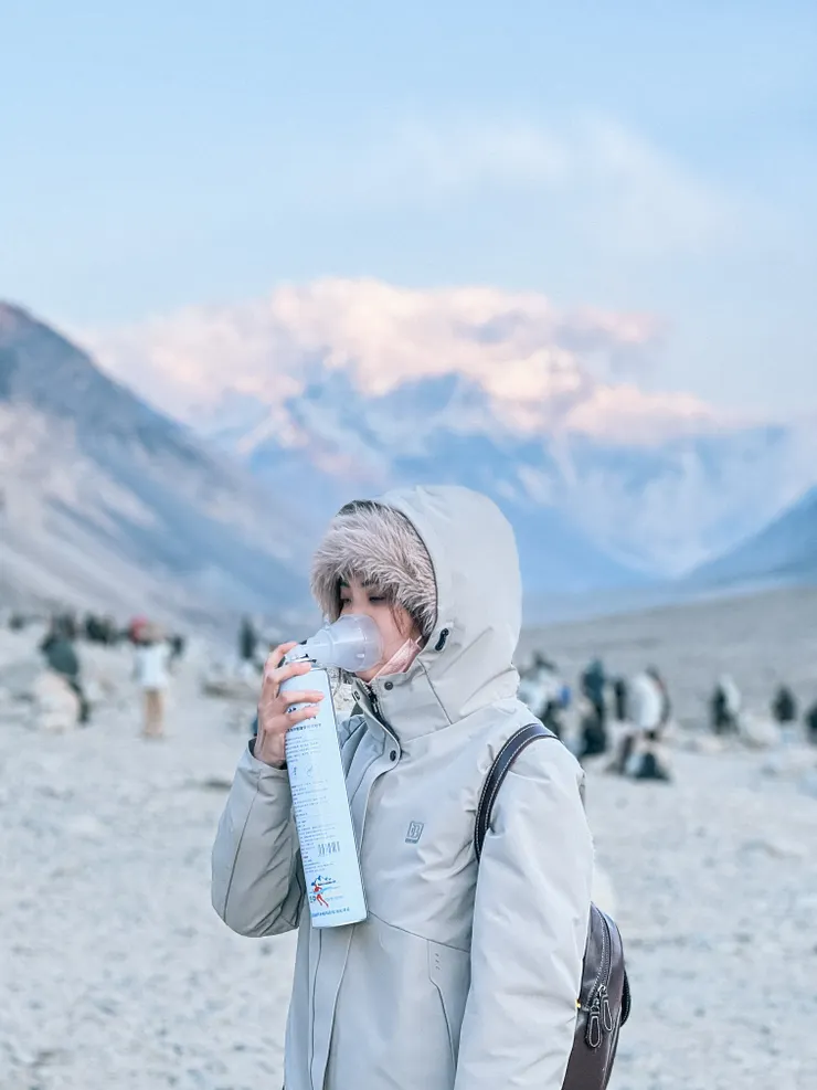 隨身攜帶的氧氣瓶