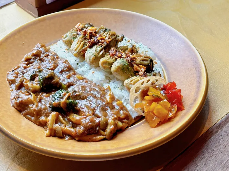 牡蠣とひき肉のカレー（牡蠣絞肉咖哩）