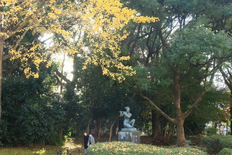 整個城市滿多公園，比我想像中的工業都市再更自然一點