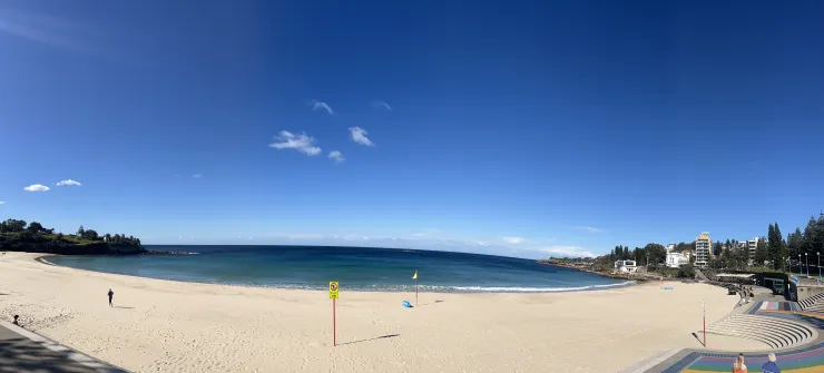 全景模式下的 Coogee Beach 真的好美。