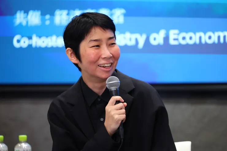 小田香是貝拉塔爾在塞拉耶佛創辦的學校「電影工廠」的首批學生