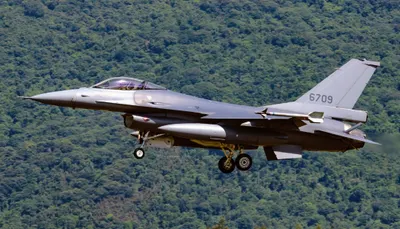 【快訊】F-16 戰機花蓮外海失聯　空軍、海巡全力夜間搜救