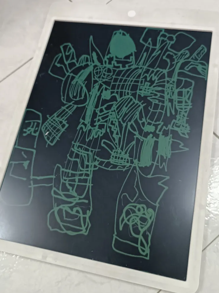 二公子畫的，好像是外星人。