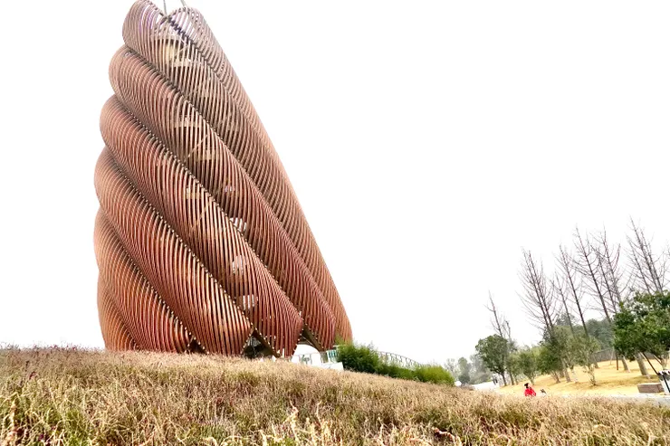 巨大的竹筍─熊貓塔