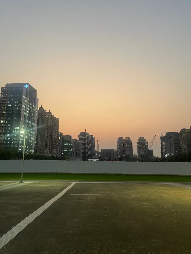 淡粉的天空
