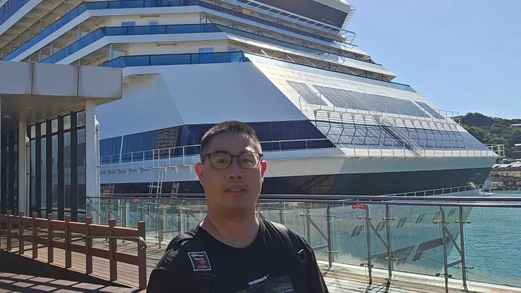 這是我前幾天才剛搭過的歌詩達郵輪莎倫娜號!7/28去送它離開基隆港!