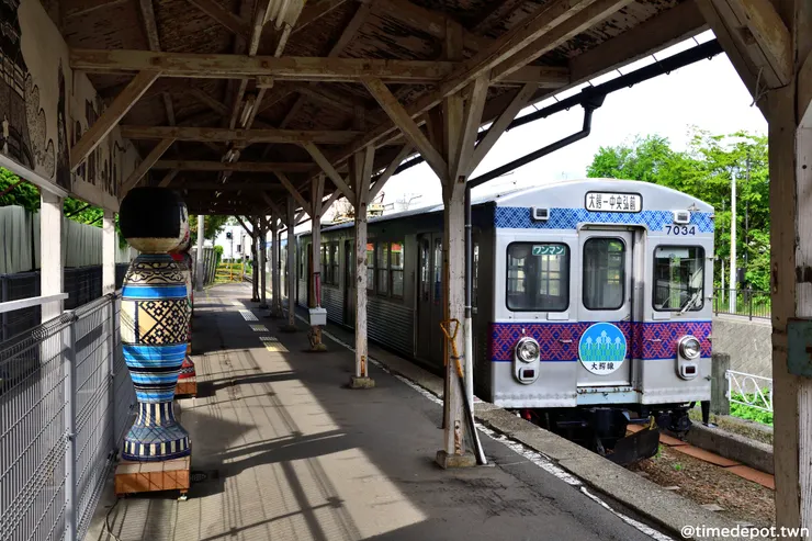 古樸的木造月台與無空調電車，開啟懷舊悠閒的弘南鐵道大鱷線旅程
