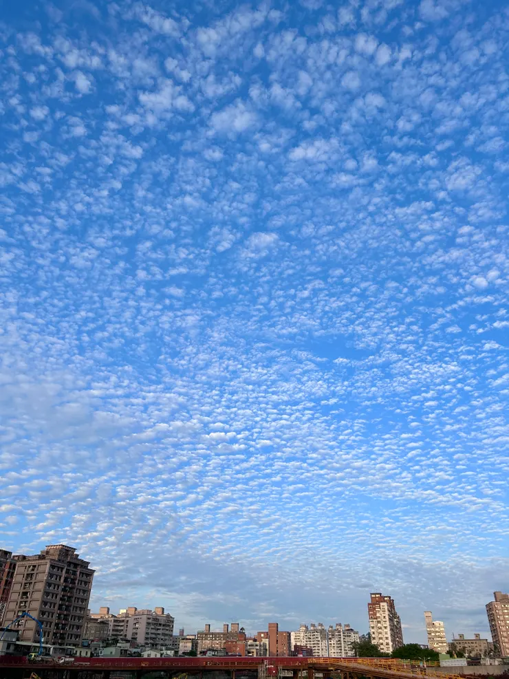 那日的景色，肉眼看真的超美！錄了環繞整個天空的影片，但這裡沒辦法放😂