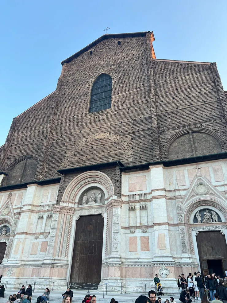 波隆那聖白托略大殿