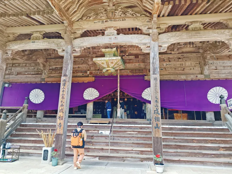 成相寺本堂