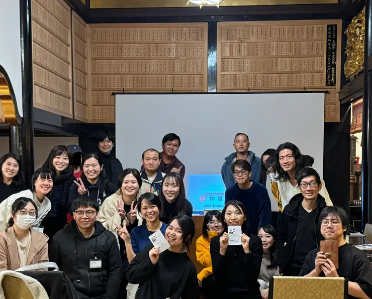 為保護隱私，幫不想露臉的參加者蓋一下臉