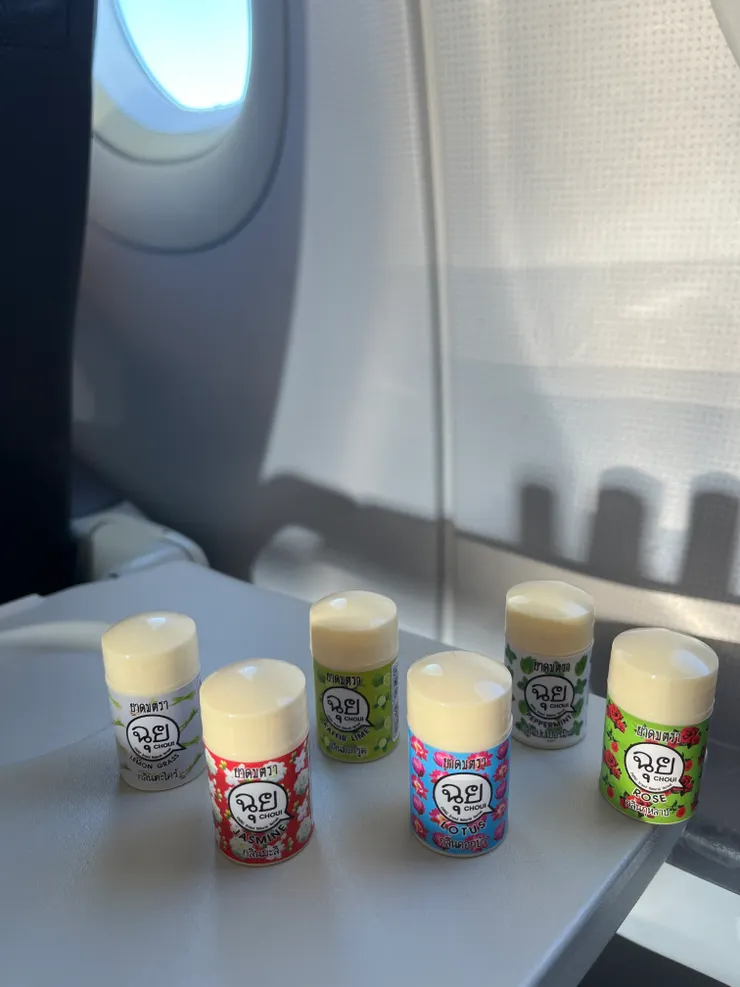 由左至右分別為：檸檬草、茉莉、泰國青檸、蓮花、薄荷、玫瑰