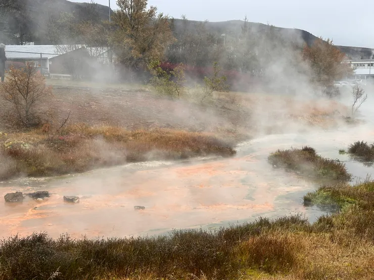 冰島風小油坑。