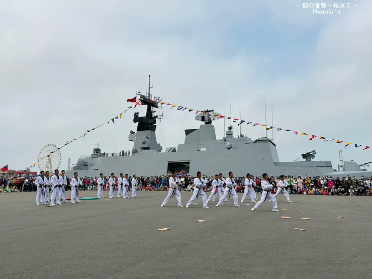 一早的操演活動非常精彩。