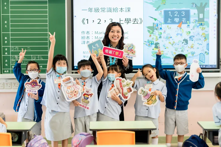 謝家盈校長 (中) 相信每位學生也有其獨一無二的天賦

