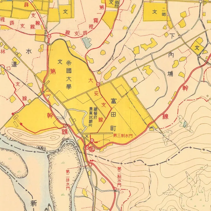 1939年《瑠公水利組合圖》可見瑠公圳第二幹線圳路,以及繞行龜山的舊圳路。