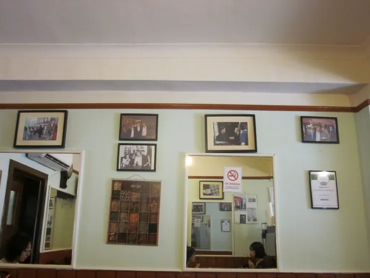 餐廳內也掛滿了Sherlock演員的照片喔