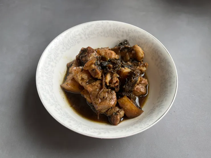 做好的燉肉，偏稀的湯汁