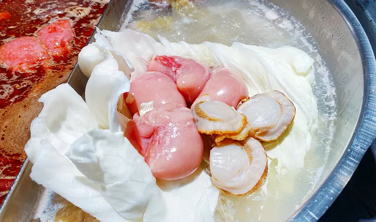 桃園林口火鍋吃到飽推薦-魔椒頂級鴛鴦鍋-林口店