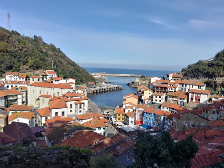 Cudillero 算是比較有名氣的觀光村落