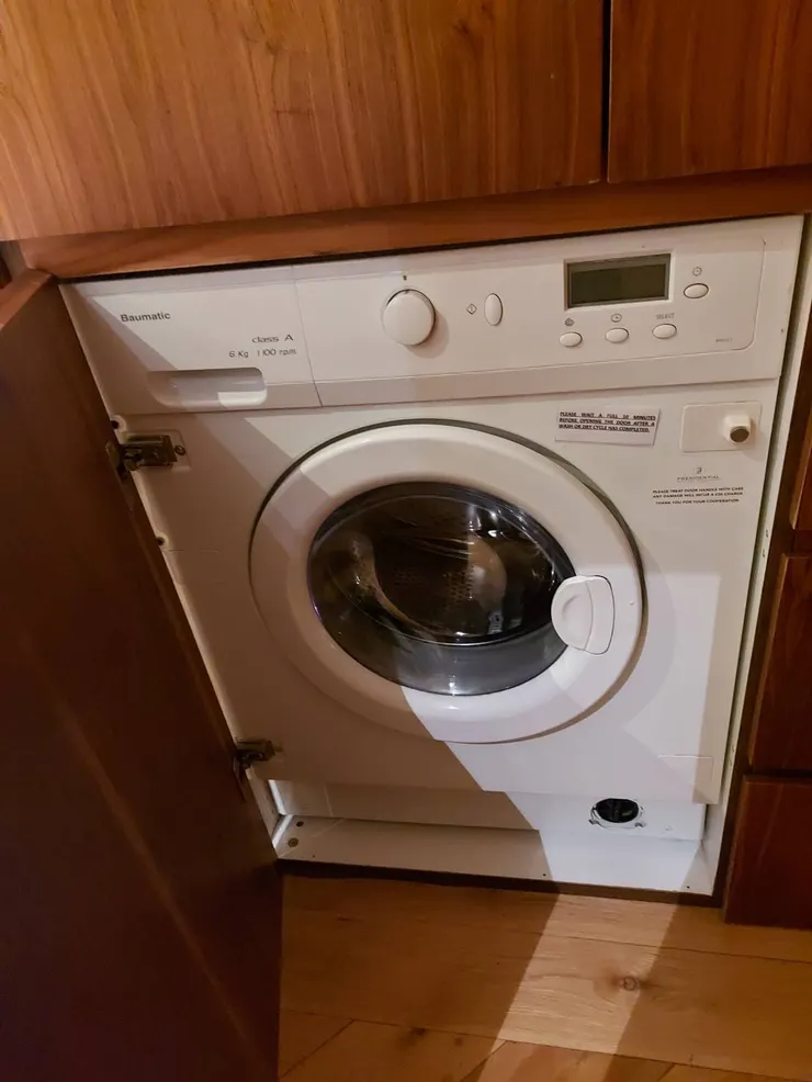 房間內附有洗衣機