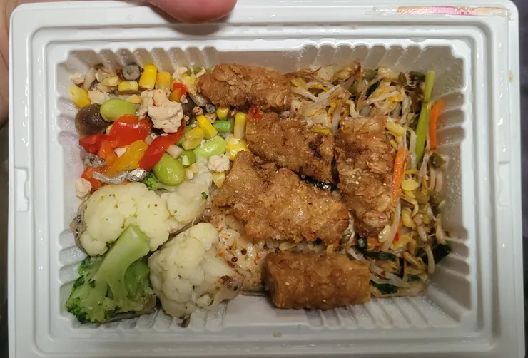 看起來有模有樣～