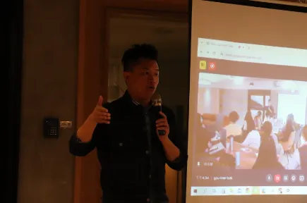 課程一開始，由RTM泛旅遊創辦人Daniel開場，介紹地方創生及相關知識脈絡。圖／課堂助教胡君慧　攝影